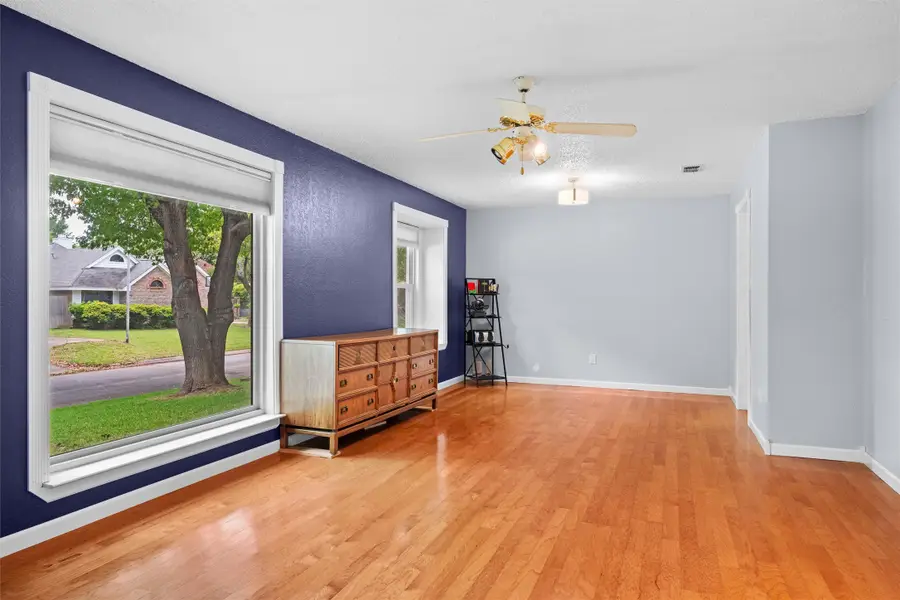 711 Hinsdale Drive, Arlington, TX 76006 - #2