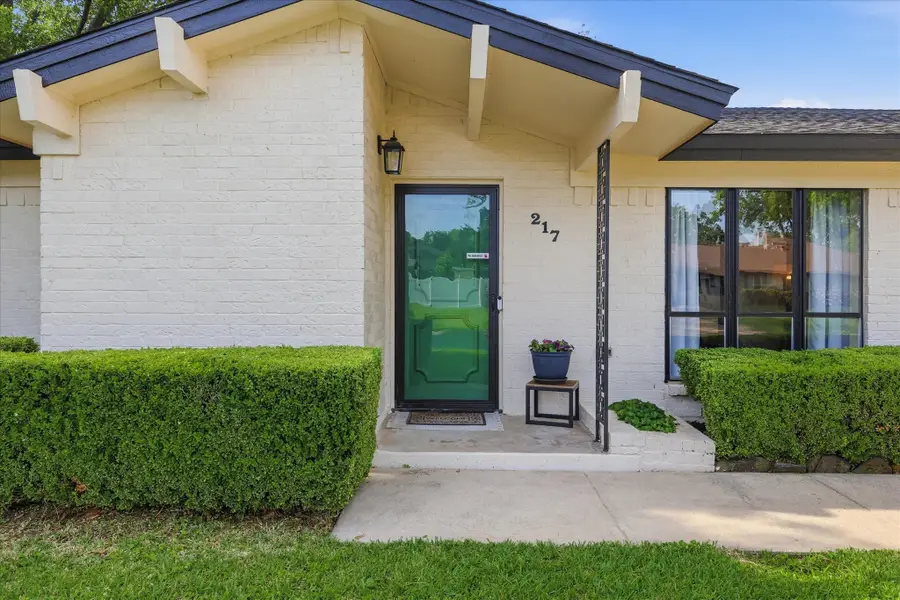 217 E Louella Drive, Hurst, TX 76054 - #2