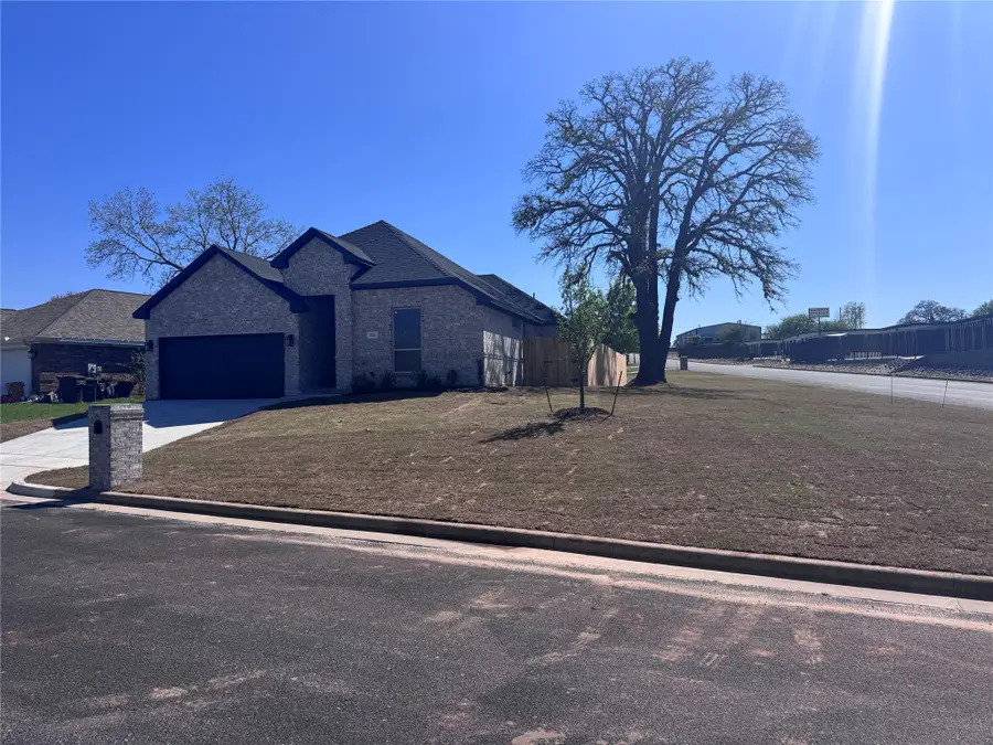 215 Sweetwater Drive, Weatherford, TX 76086 - #2
