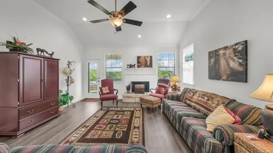 604 Holiday Hills Drive, Mineral Wells, TX 76067 - #2