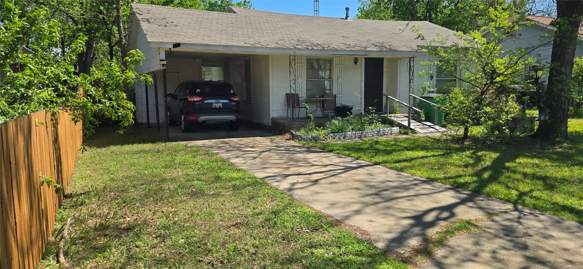 1006 S Grand Avenue, Gainesville, TX 76240 - #1