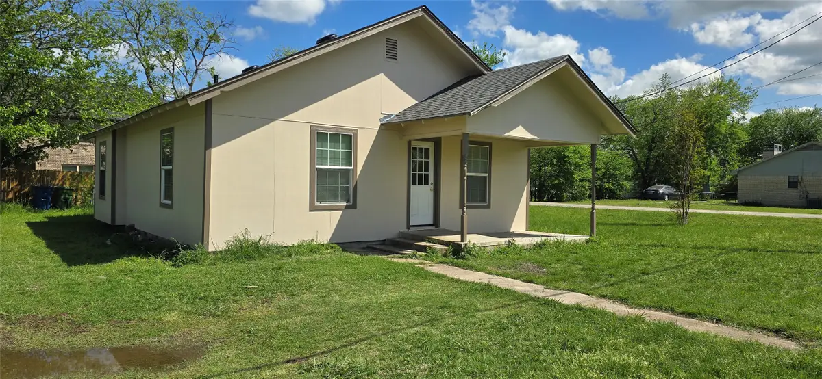 800 N 4th Street, Sanger, TX 76266 - #1