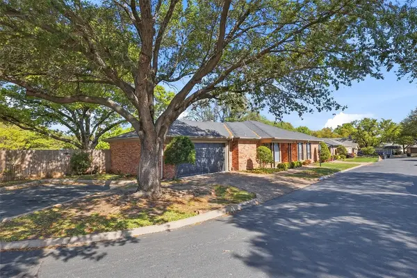 3824 Brookhaven Circle, Fort Worth, TX 76109