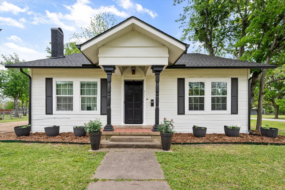 211 SW 4th Street, Kerens, TX 75144 - #1