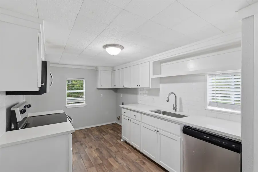 127 E Walker Street, Denison, TX 75021 - #3