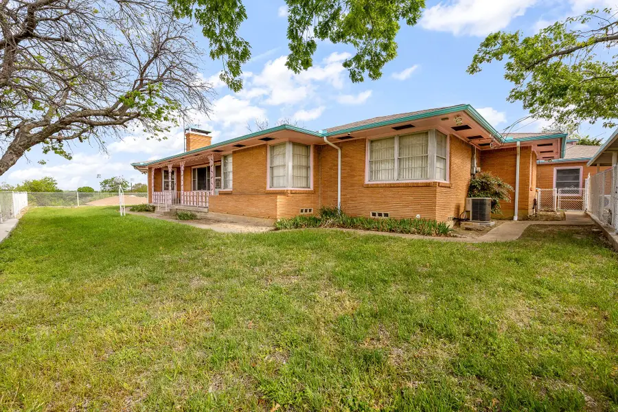 2000 Standifer Street, Fort Worth, TX 76164 - #3