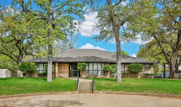 108 E Evans Street, St Jo, TX 76265