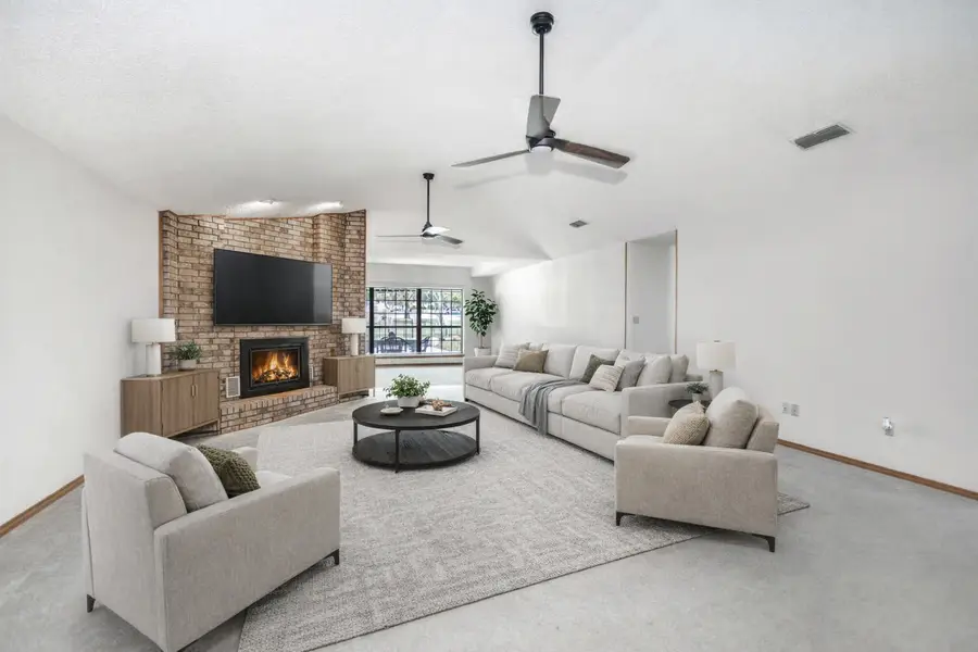 108 E Evans Street, Saint Jo, TX 76265 - #3
