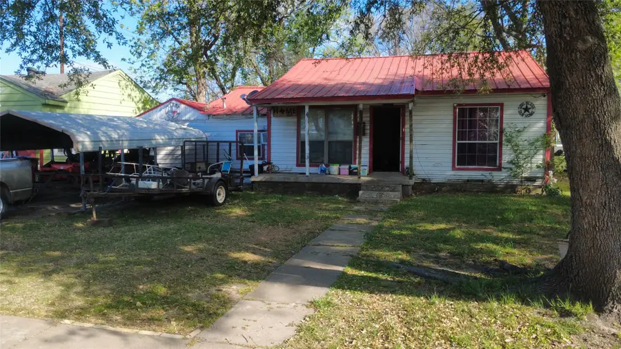 205 Graham Avenue, Bonham, TX 75418 - #2