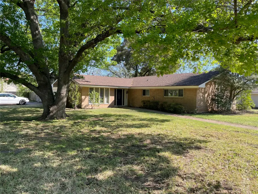 5300 Lake Crest Drive, Waco, TX 76710 - #2