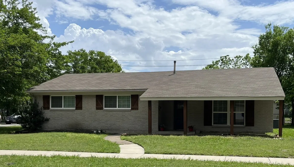 501 Sparks Street, Grand Prairie, TX 75051 - #1