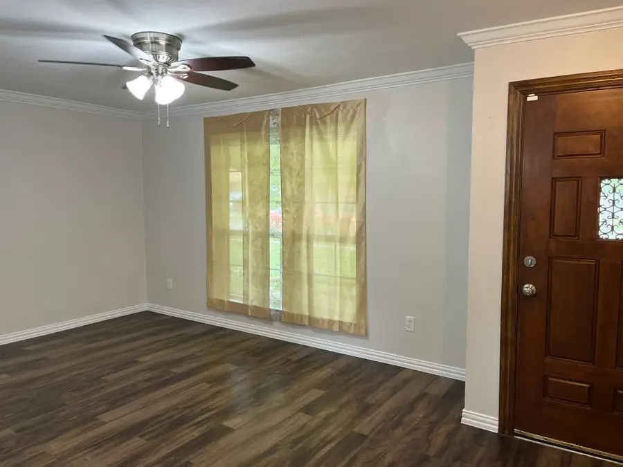 501 Sparks Street, Grand Prairie, TX 75051 - #2