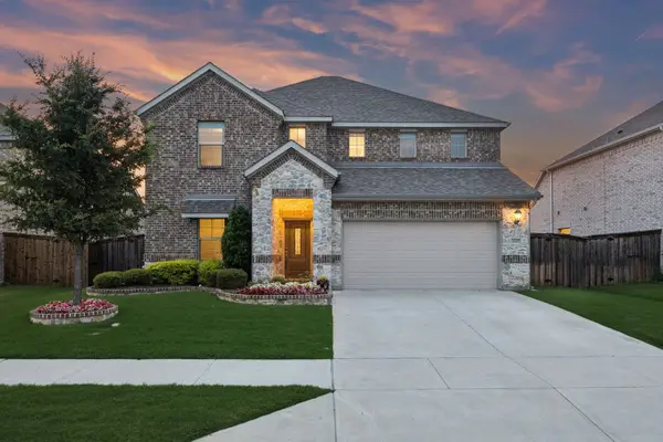 10105 Lakemont Drive, Fort Worth, TX 76131