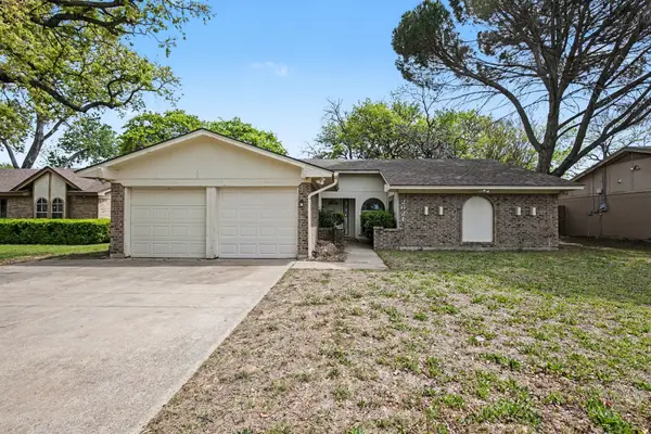 2621 Warren Lane, Fort Worth, TX 76112