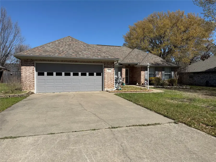 809 Martin Street, Bonham, TX 75418 - #2