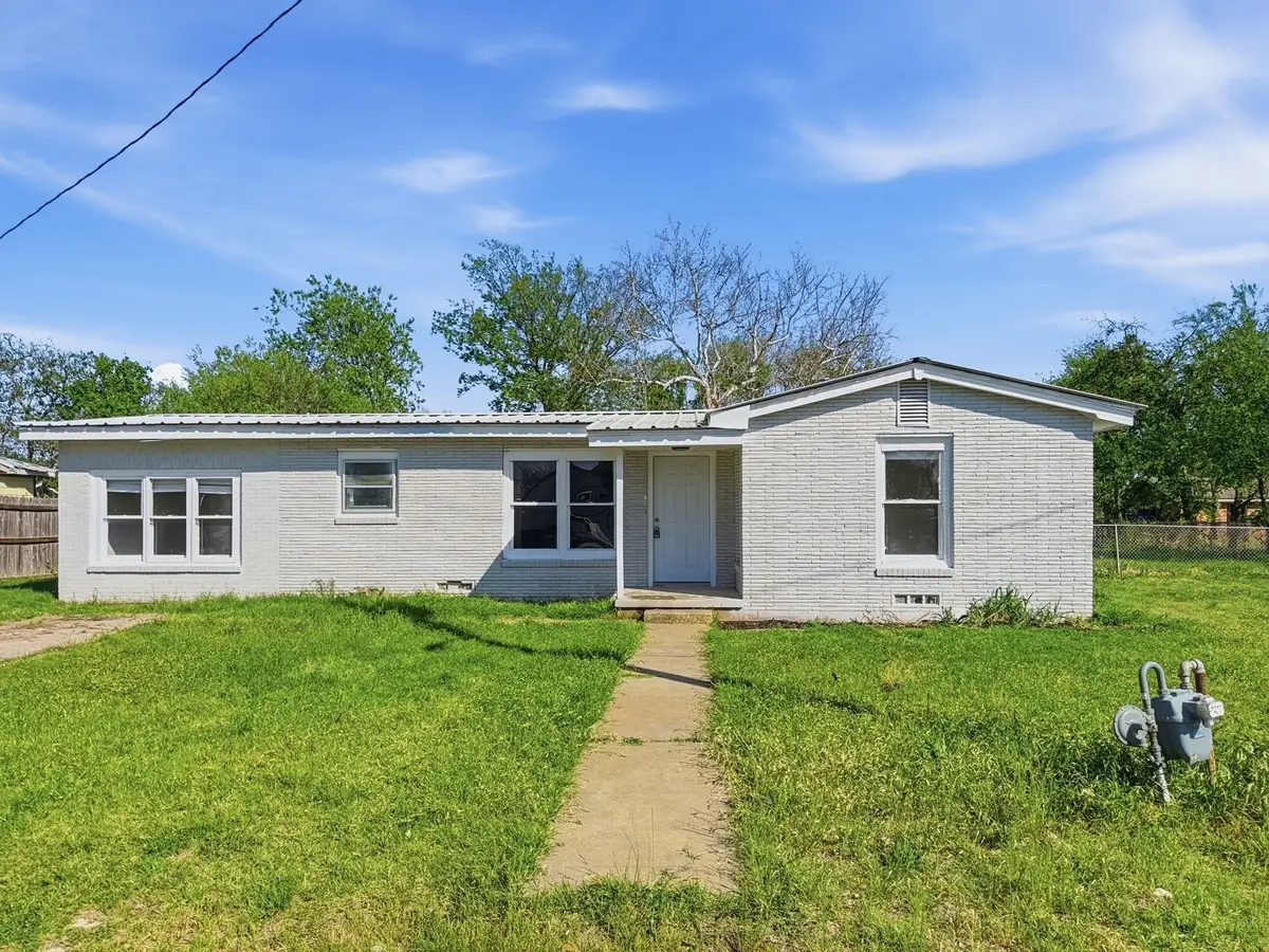240 Tom Sawyer Street, Evant, TX 76525 - #1