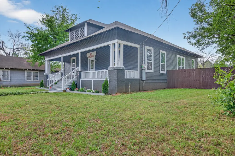 909 N Howard Street, Palestine, TX 75801 - #2