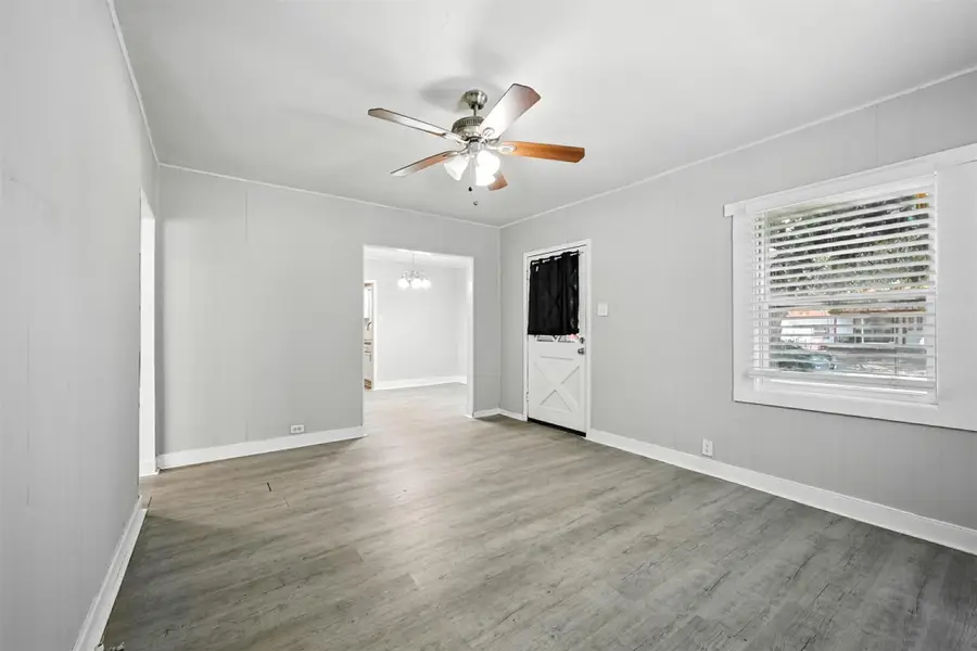 204 Graham Avenue, Bonham, TX 75418 - #2