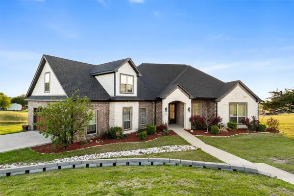 110 Eagles Roost Circle, Ennis, TX 75119