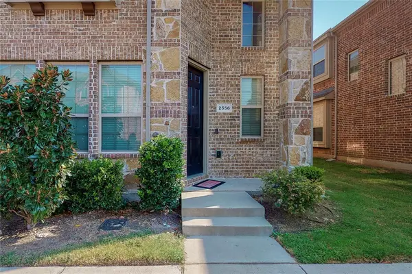 2556 Sarah Lane, Lewisville, TX 75056