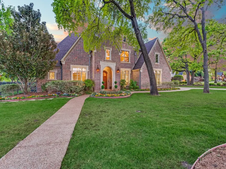 701 Regency Court, Denton, TX 76210 - #2