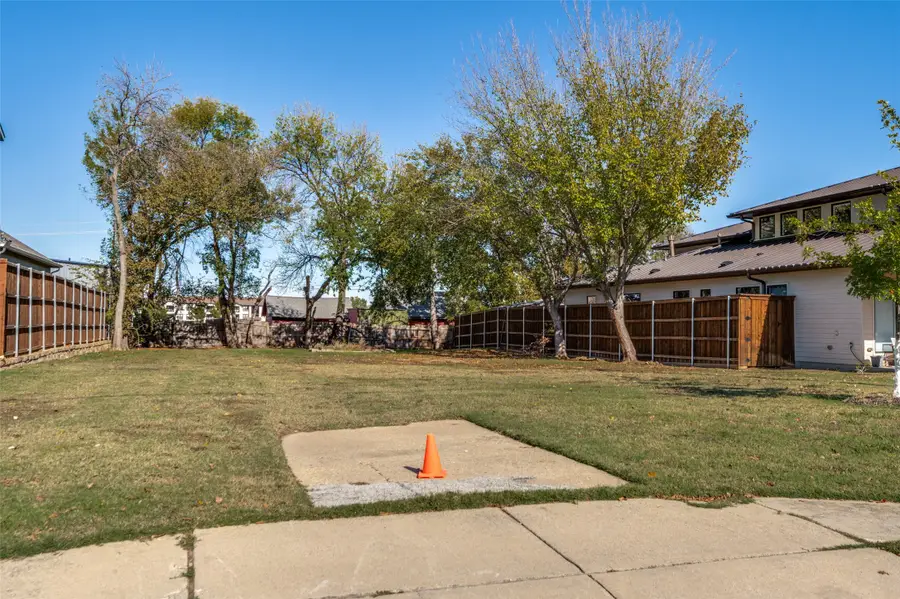 711 E Wall Street, Grapevine, TX 76051 - #2