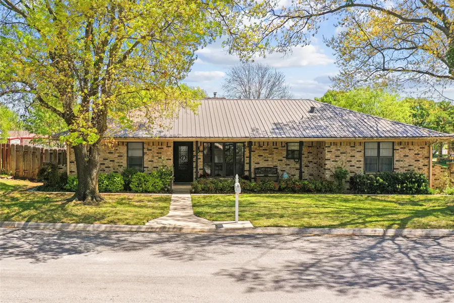 908 N Maple Street, Muenster, TX 76252 - #2