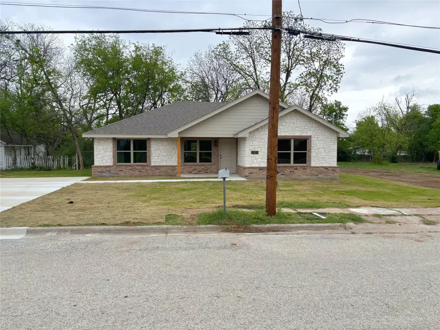 307 Elba Street, Bowie, TX 76230 - #2