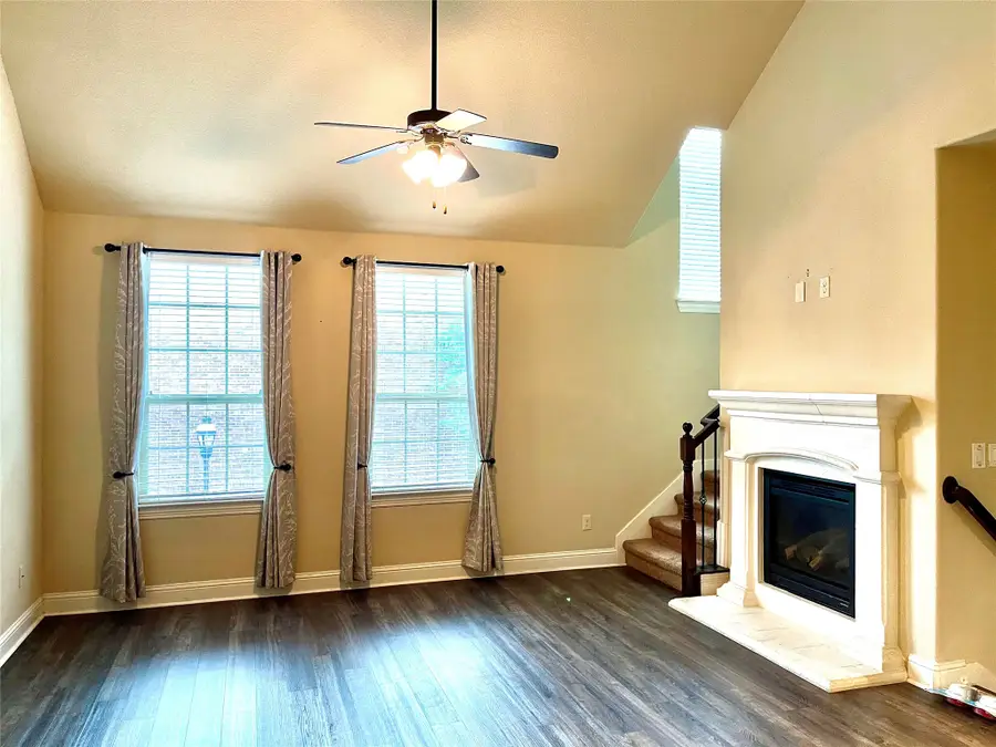 2713 Troutt Drive, Carrollton, TX 75010 - #3