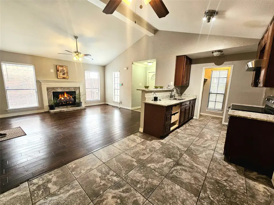 318 Teakwood Lane, Lewisville, TX 75067 - #2