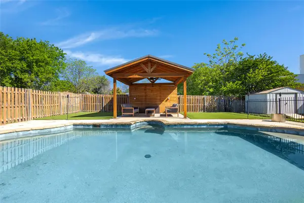 439 S Snyder Avenue, Justin, TX 76247