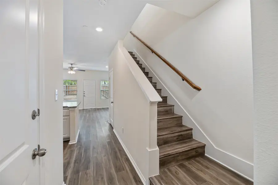 805 S 6th Street, Bonham, TX 75418 - #3