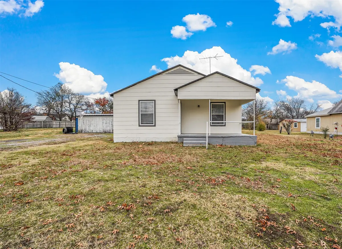 407 N Carter, Howe, TX 75459 - #1