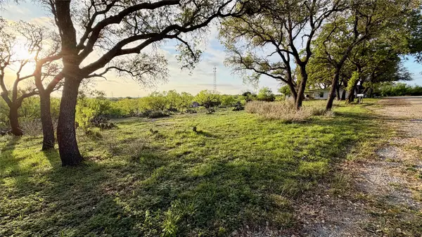 1811 S Oak Street, Brady, TX 76825