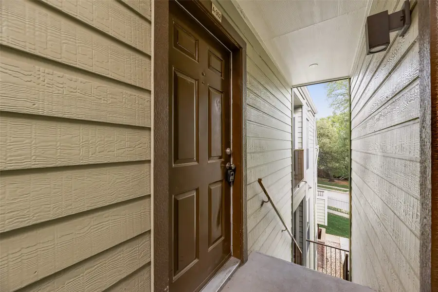 3109 Sondra Drive #302, Fort Worth, TX 76107 - #2