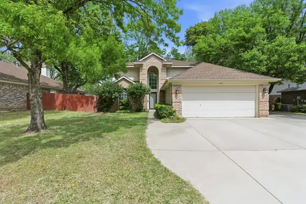 313 Georgian Oak Court, Lake Dallas, TX 75065
