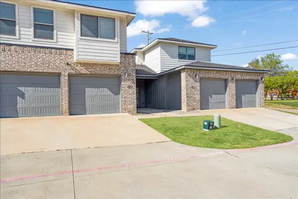 3060 W Crawford Street #601/602, Denison, TX 75020