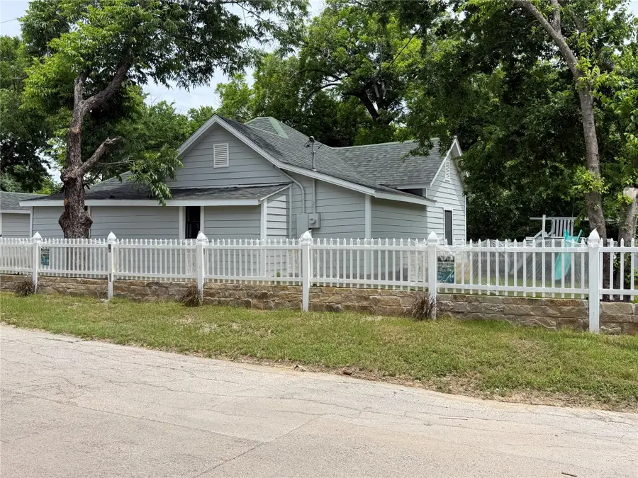 701 Olive Street, Cleburne, TX 76031 - #2