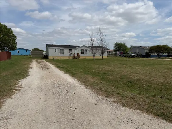 154 Hillside Drive, Troy, TX 76579