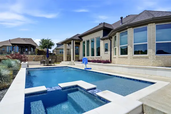1300 Highpoint Way, Roanoke, TX 76262