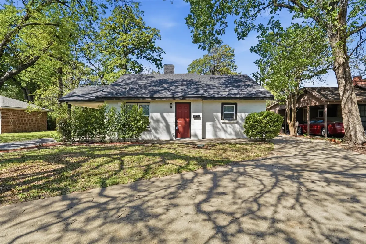 711 Roberts Cut Off Road, River Oaks, TX 76114 - #1