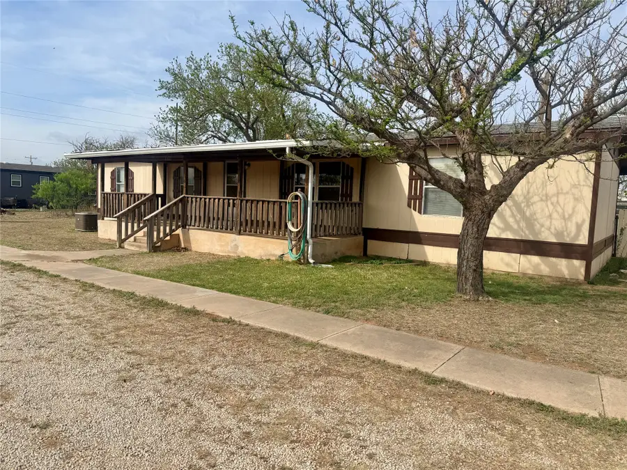 112 S Franklin Avenue, Aspermont, TX 79502 - #3
