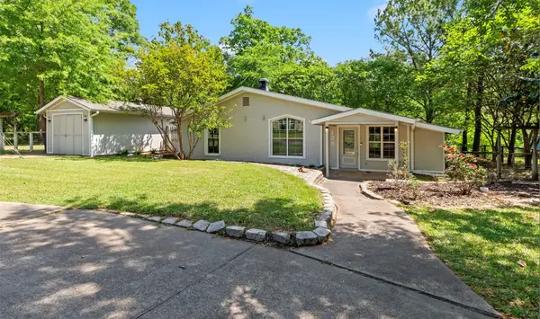 198 Lake Drive, Enchanted Oaks, TX 75156