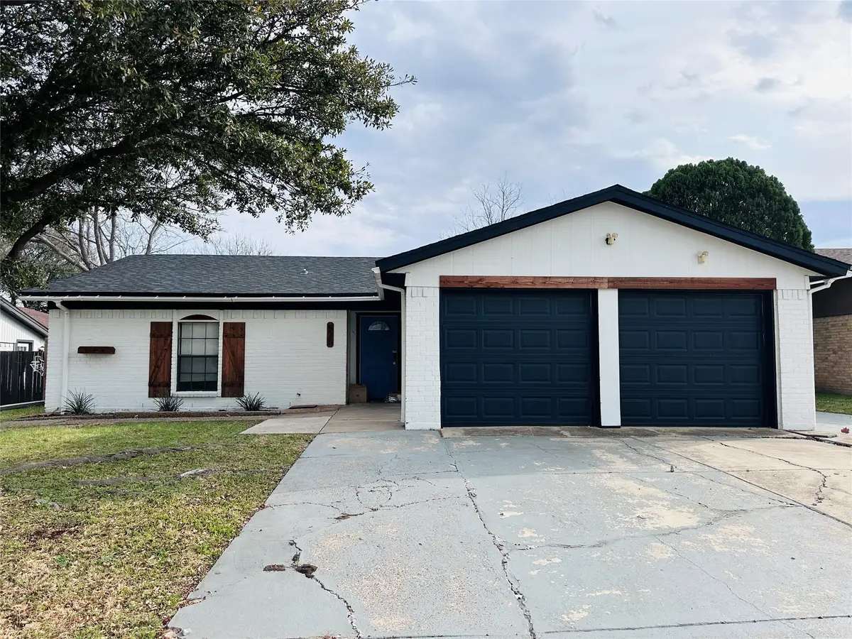 525 Cole Avenue, Saginaw, TX 76179 - #1