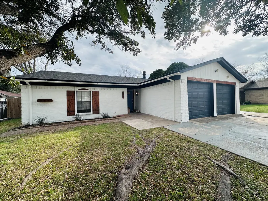 525 Cole Avenue, Saginaw, TX 76179 - #2