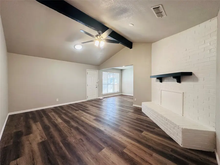 525 Cole Avenue, Saginaw, TX 76179 - #3