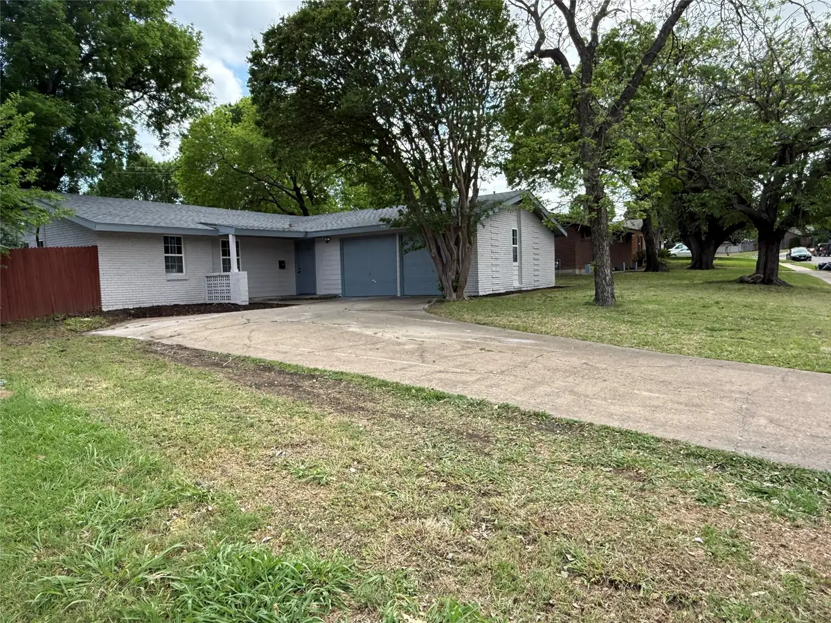 2010 Durham Street, Irving, TX 75062 - #1