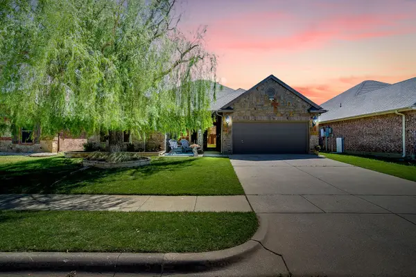 1733 Colorado Drive, Burleson, TX 76028