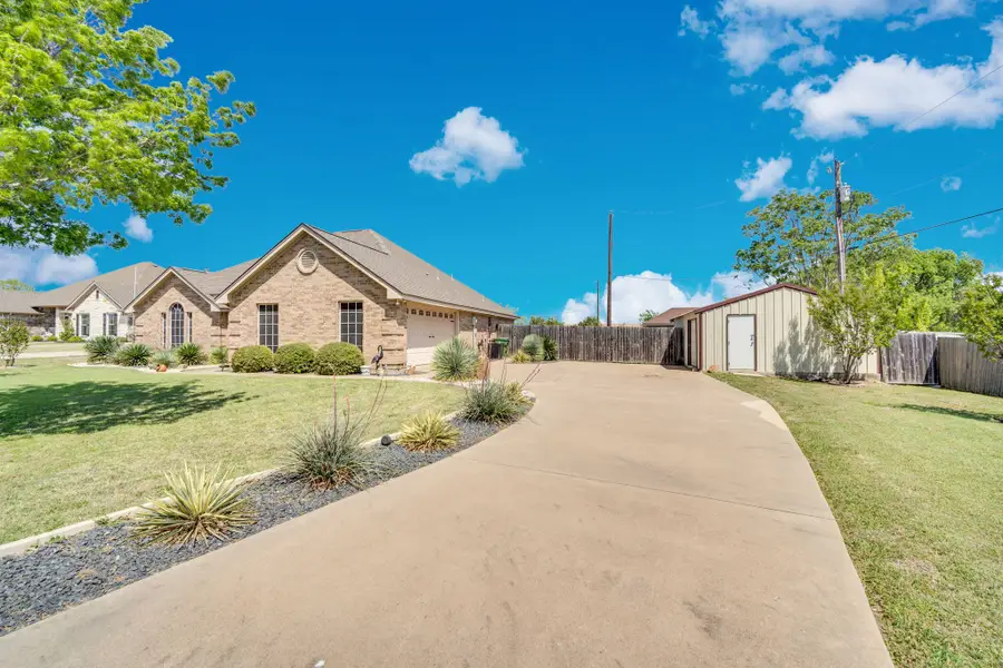 904 Martin, Italy, TX 76651 - #2