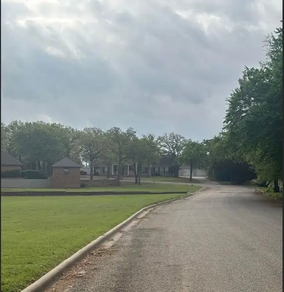 6 Creekwood Trail, Bowie, TX 76230 - #1